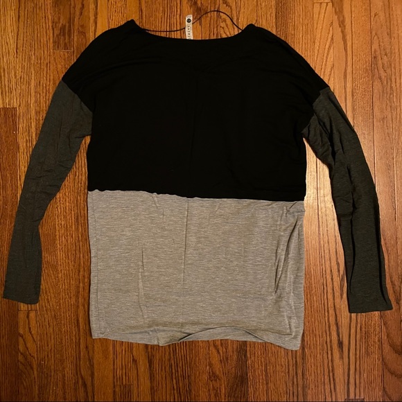 Kenzie Colorblock Shirt - Picture 2 of 2